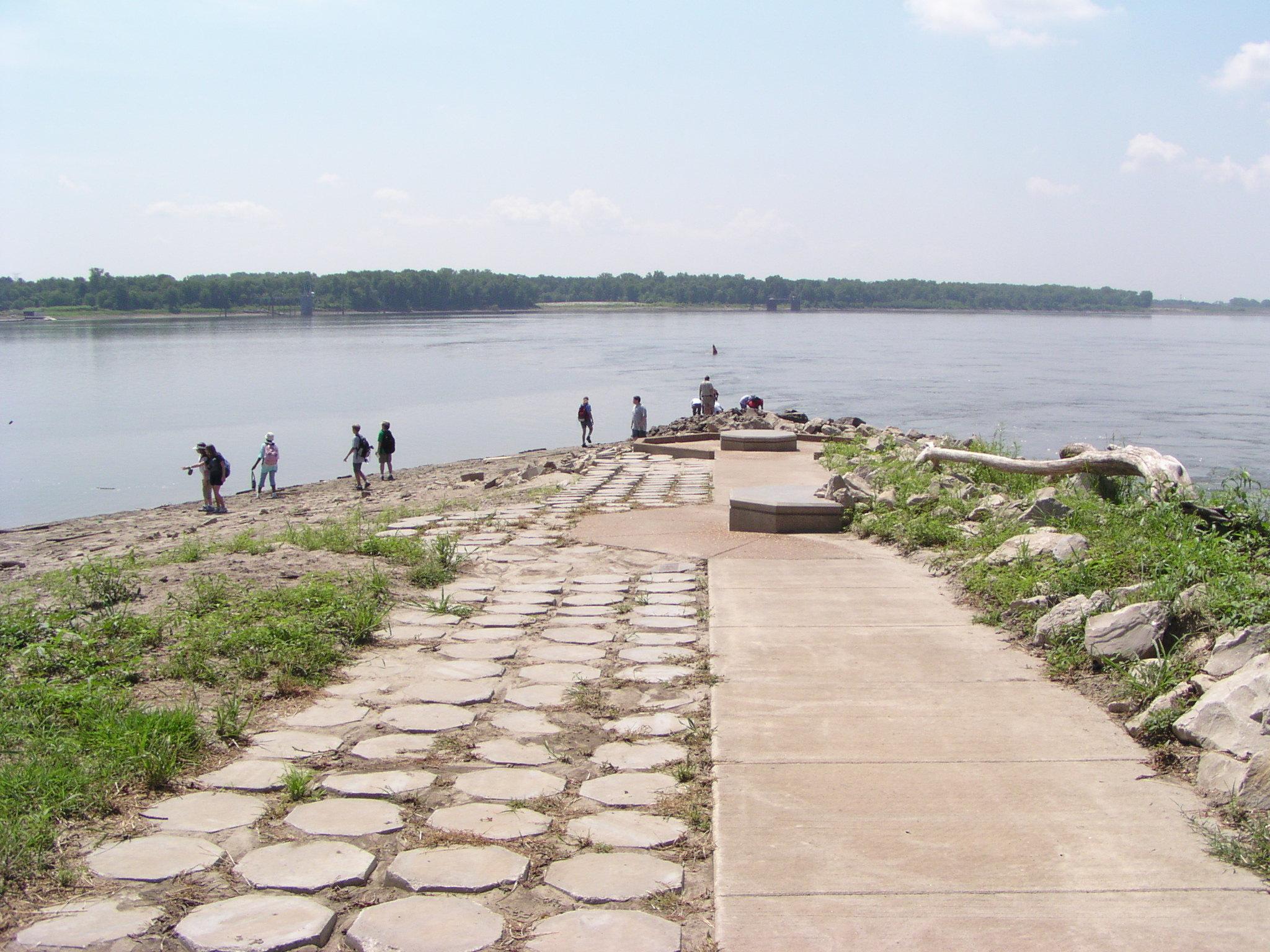 Edward "Ted" and Pat JonesConfluence Point State Park, Missouri July